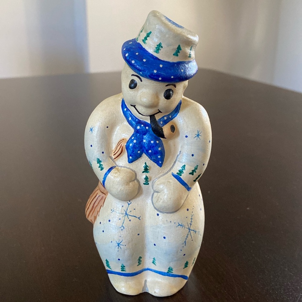 Vaillancourt Snowman with Snowflakes - 2004